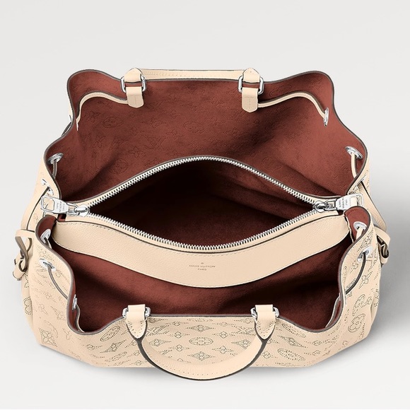 Louis Vuitton Authentic M59203
Bella Tote have box, receipts, dust bag. Wore 1x! - Picture 7 of 8